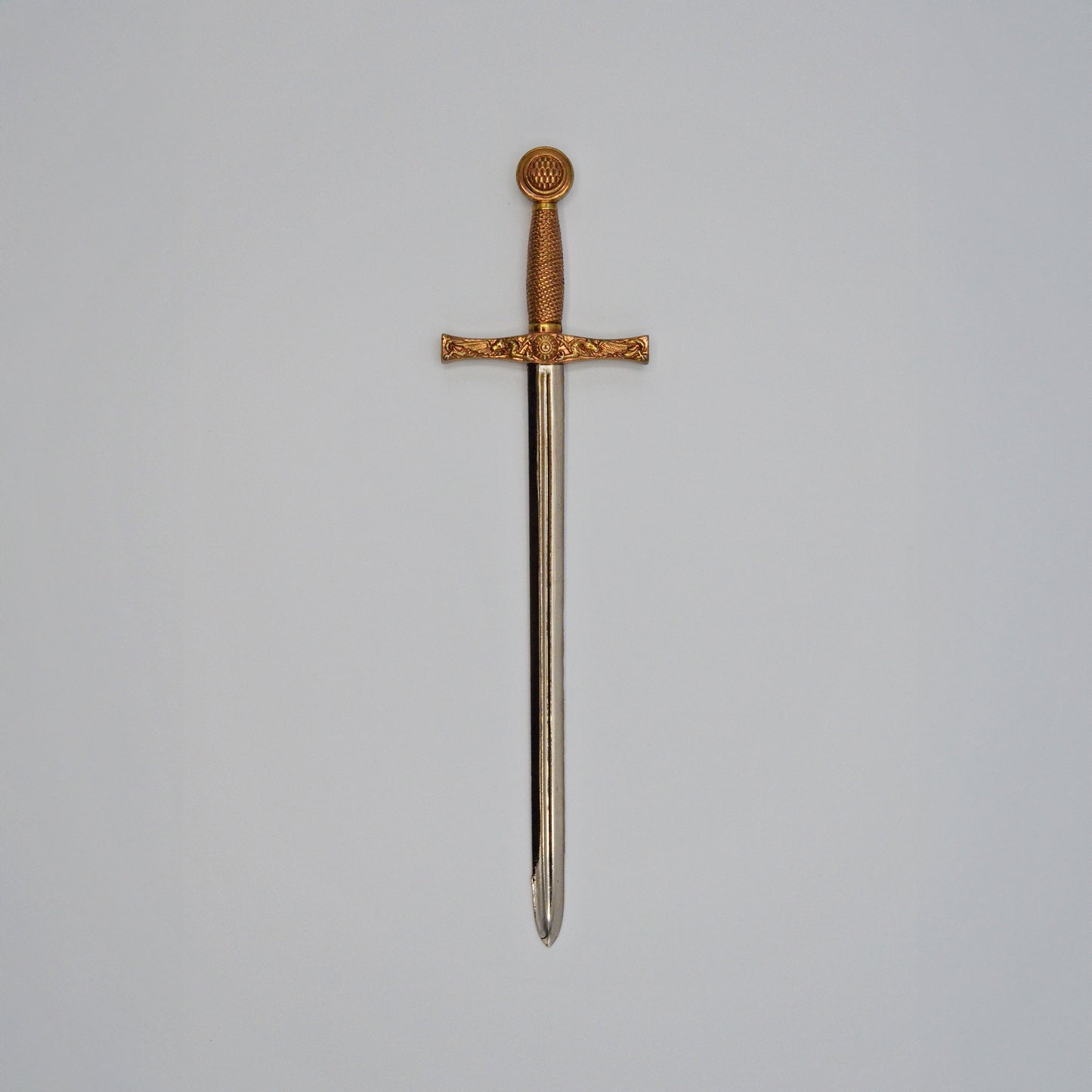 Brieföffner Excalibur im schlichten Design, goldener Griff